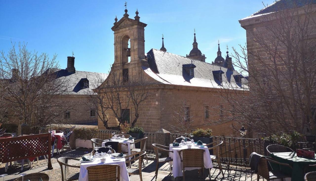 Apartamento En Centro Historico De San Lorenzo De El Escorial Apartment Bagian luar foto