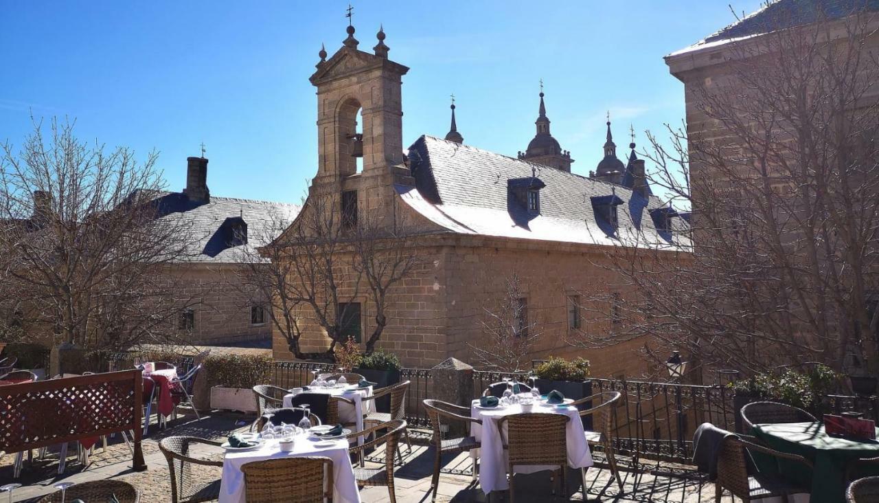Apartamento En Centro Historico De San Lorenzo De El Escorial Bagian luar foto