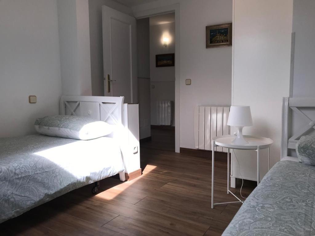 Apartamento En Centro Historico De San Lorenzo De El Escorial Apartment Bagian luar foto